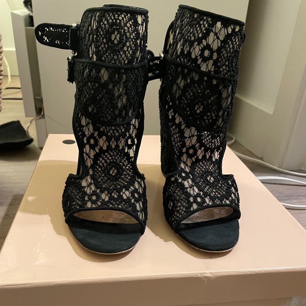 Laurence Decade Hadeli